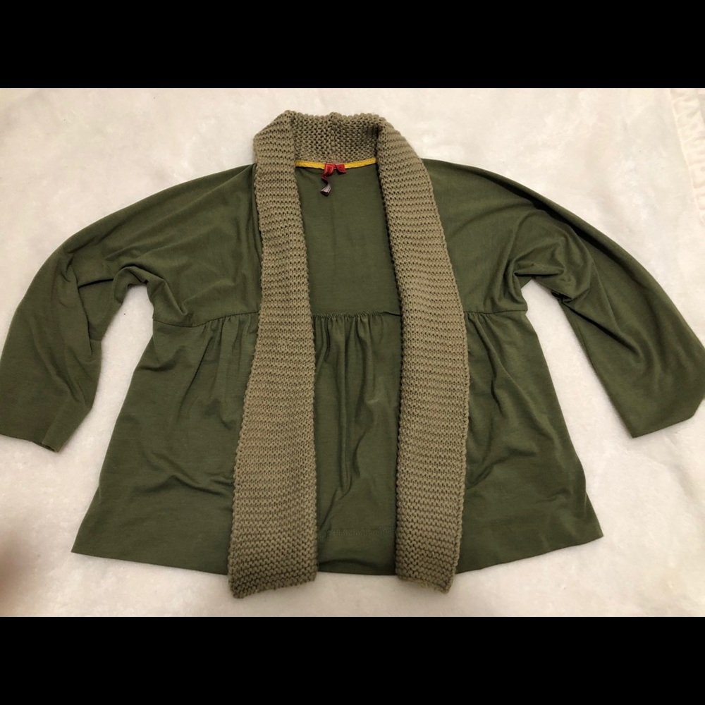 Short shrug for women